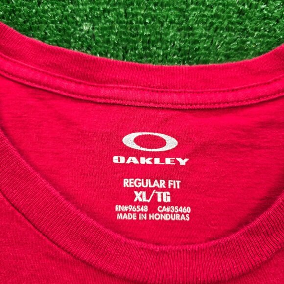 Oakley Tshirt Men XL Red Long Sleeve Regular Fit Logo Print Surfer Skater Casual - Picture 5 of 6
